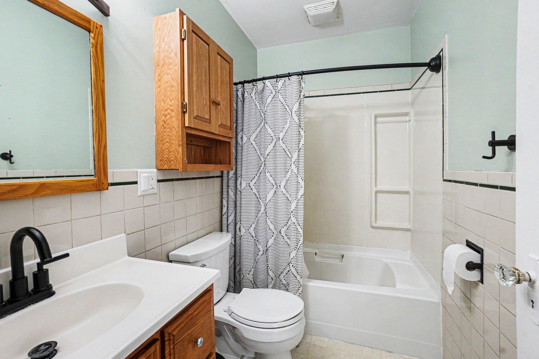 166 Ridgewood Street Kalamazoo, MI 49001 - Photo 22 of 30 022_file_5395