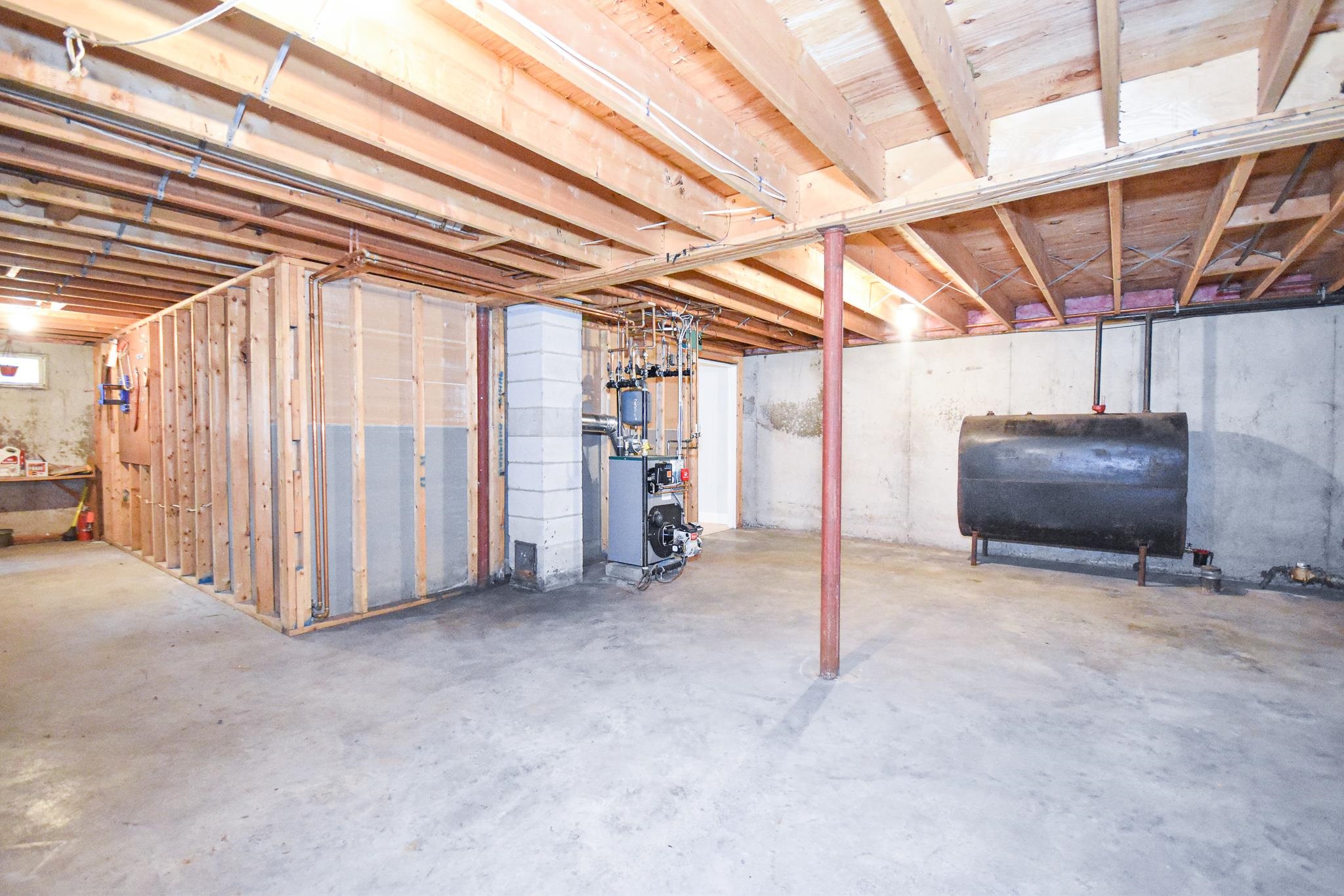 23 Vernon Avenue Rochester, NH 03867 - Photo 17 of 34