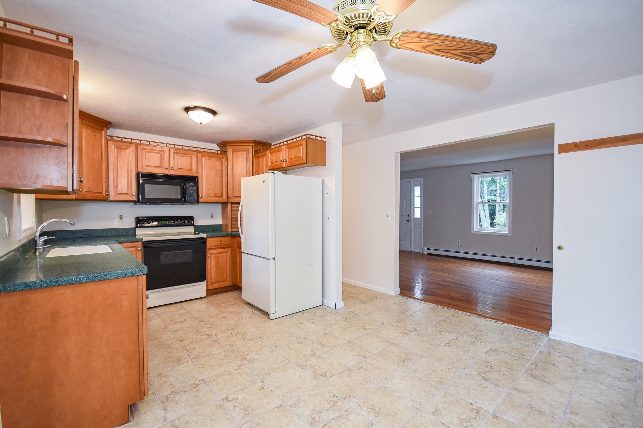 23 Vernon Avenue Rochester, NH 03867 - Photo 6 of 34