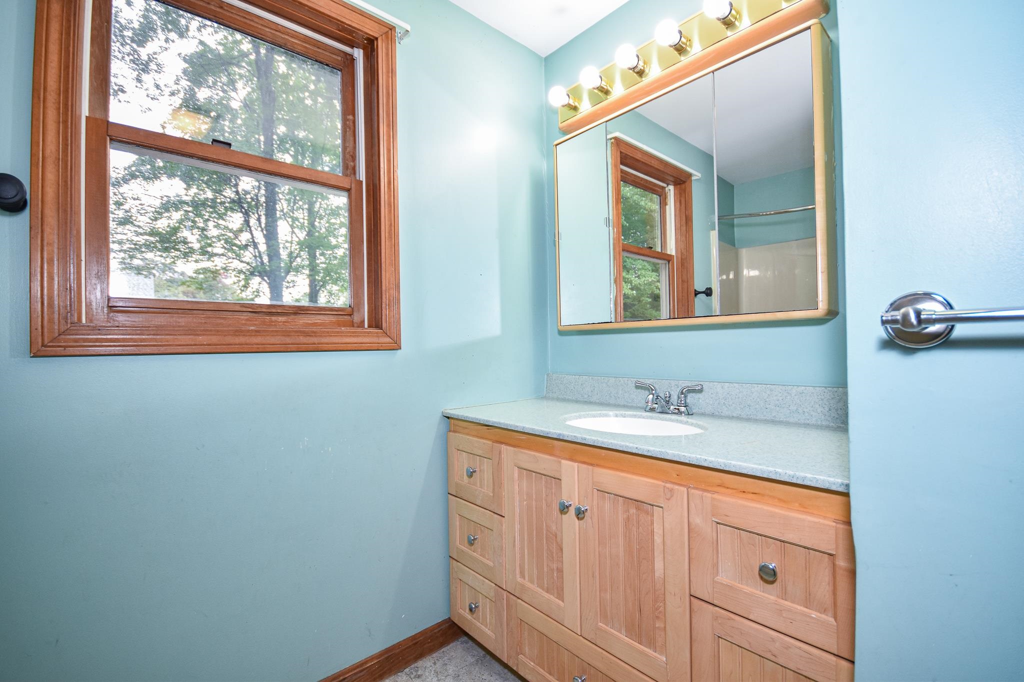 23 Vernon Avenue Rochester, NH 03867 - Photo 10 of 34