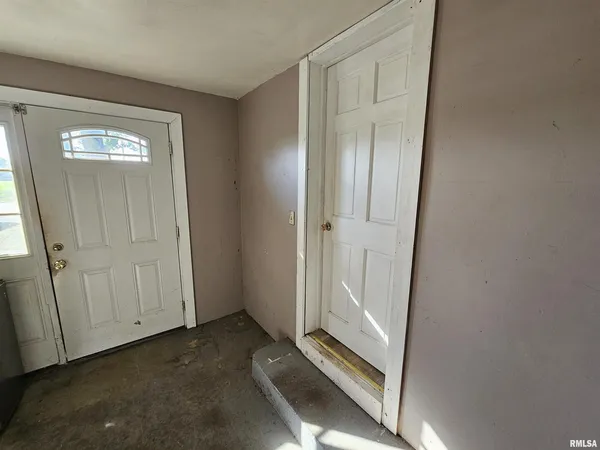 $84,500 | 233 N Us Hwy 45, Cisne, IL 62823