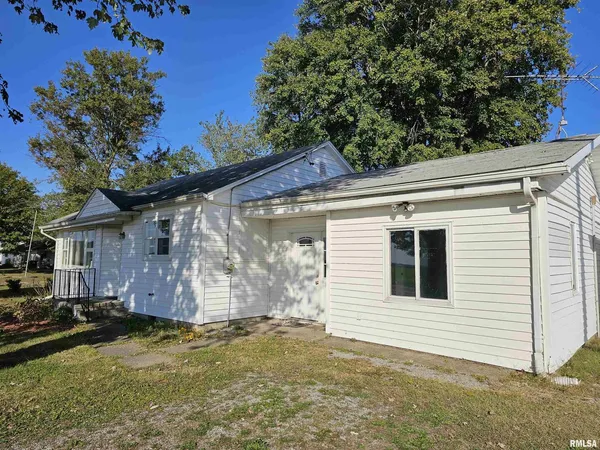 $84,500 | 233 N Us Hwy 45, Cisne, IL 62823