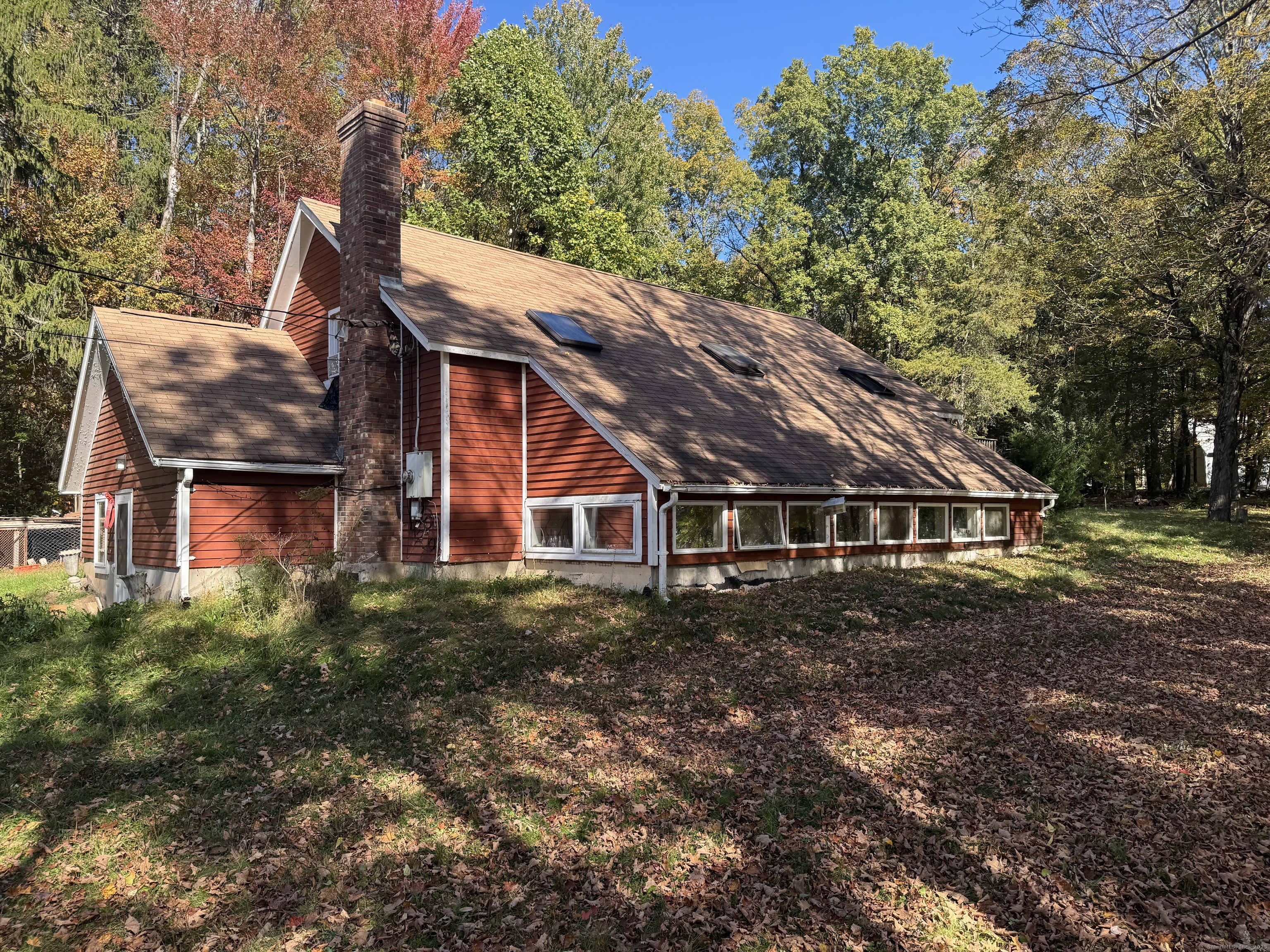 121 Gracey Road Canton, CT 06019 - Photo 2 of 19