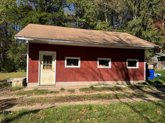 a front view of house with yard