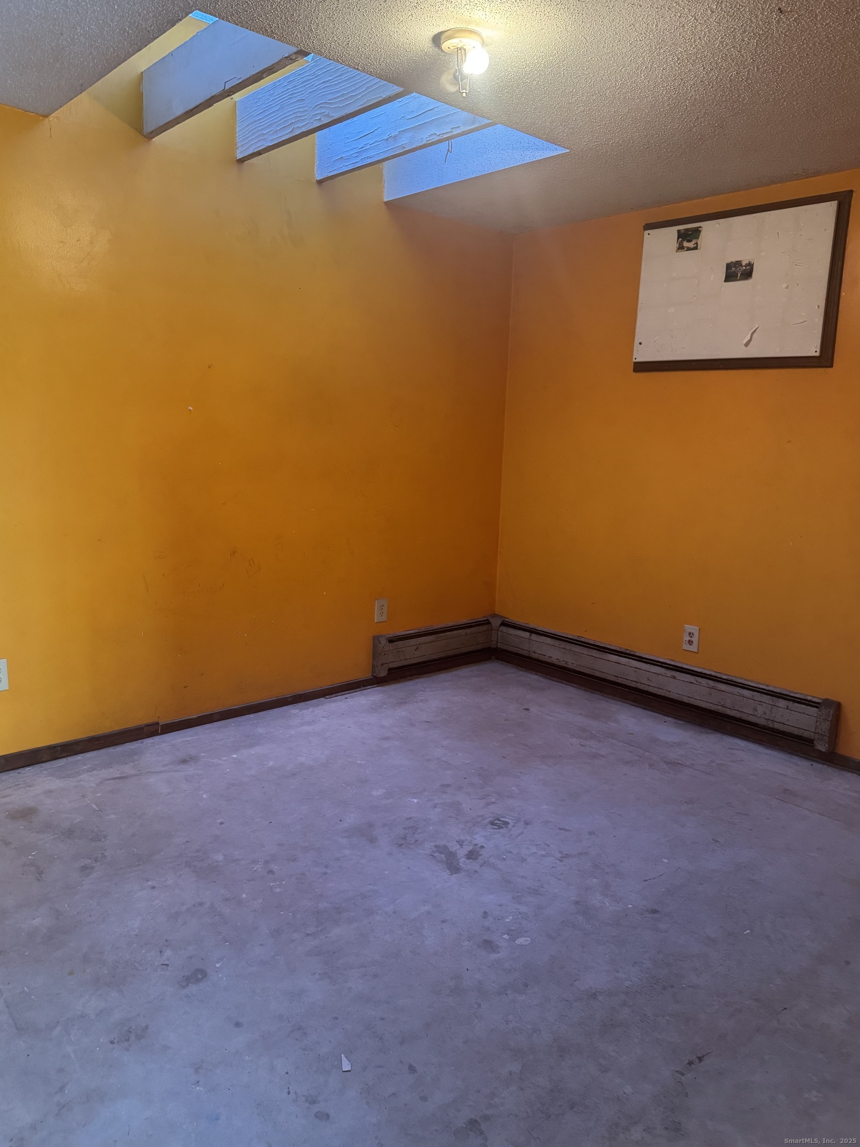 121 Gracey Road Canton, CT 06019 - Photo 9 of 19