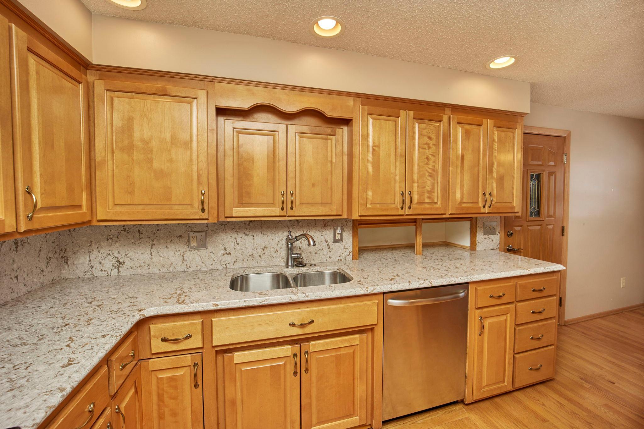 612 21st Street Northeast Rochester, MN 55906 - Photo 14 of 39