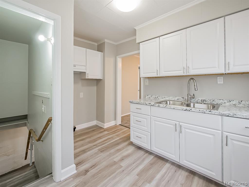 245 South Edith Street Pontiac, MI 48342 - Photo 8 of 30