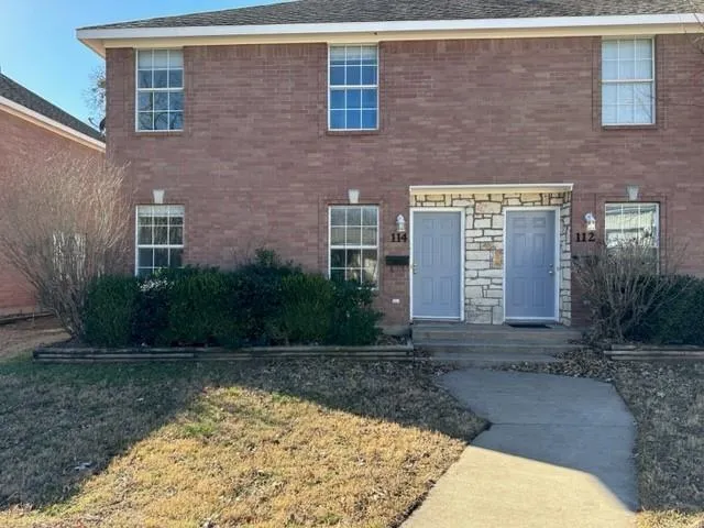 $1,195 | 112 South Holly Avenue, Sherman, TX 75092