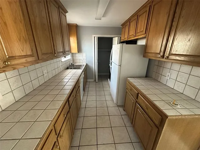 $1,195 | 112 South Holly Avenue, Sherman, TX 75092