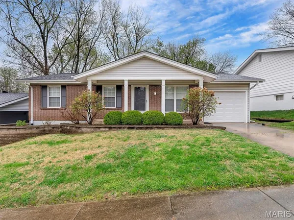 $275,000 | 708 Vanderville Drive, Fenton, MO 63026