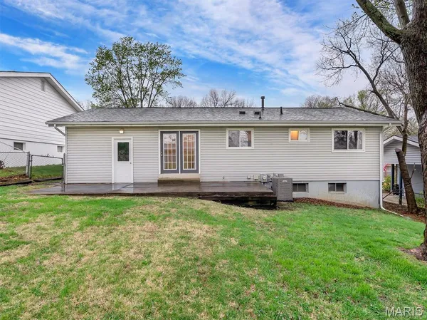 $275,000 | 708 Vanderville Drive, Fenton, MO 63026