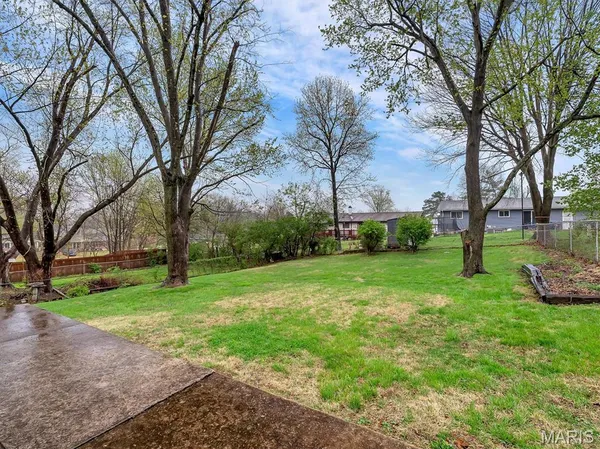 $275,000 | 708 Vanderville Drive, Fenton, MO 63026