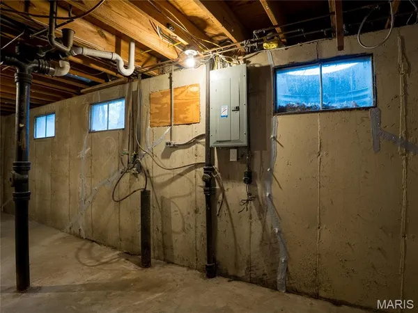 $275,000 | 708 Vanderville Drive, Fenton, MO 63026