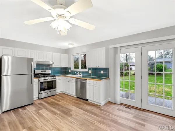 $275,000 | 708 Vanderville Drive, Fenton, MO 63026