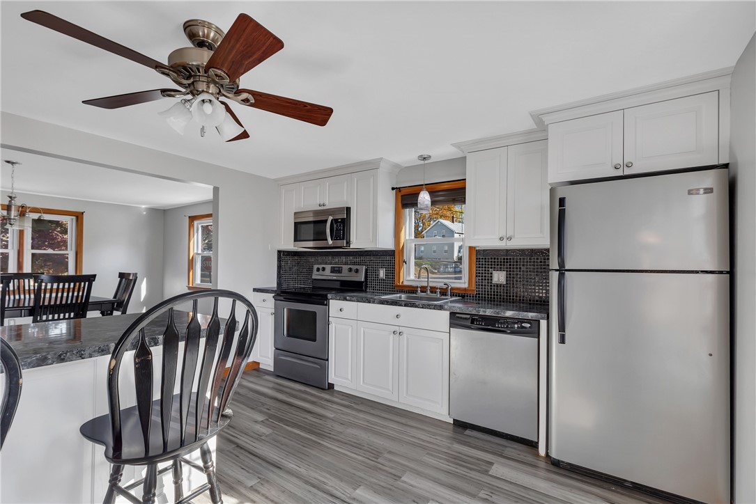 464 High Street Cumberland, RI 02864 - Photo 4 of 30