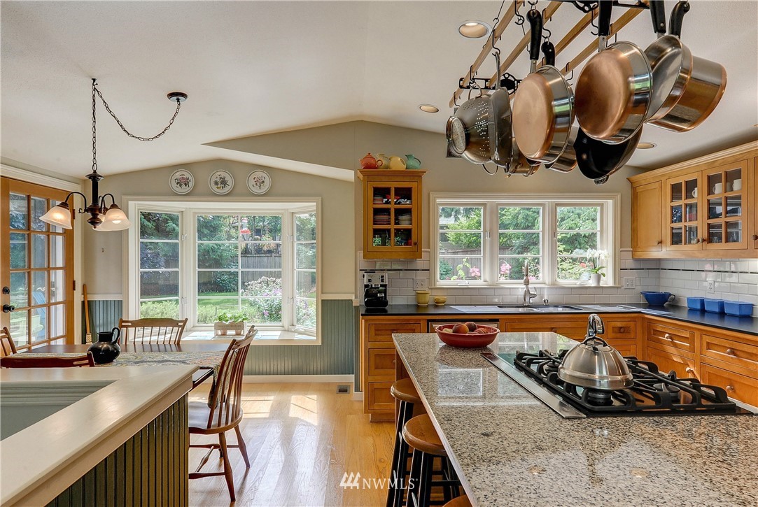 2522 240th Street Southeast Bothell, WA 98021 - Photo 7 of 25