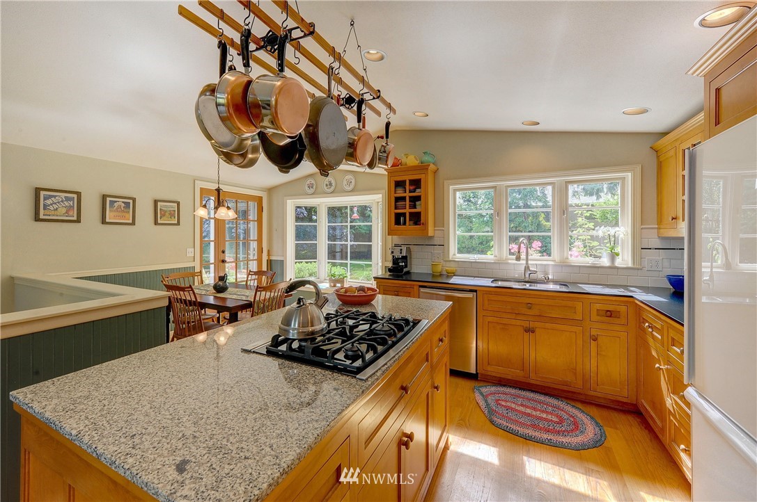 2522 240th Street Southeast Bothell, WA 98021 - Photo 9 of 25