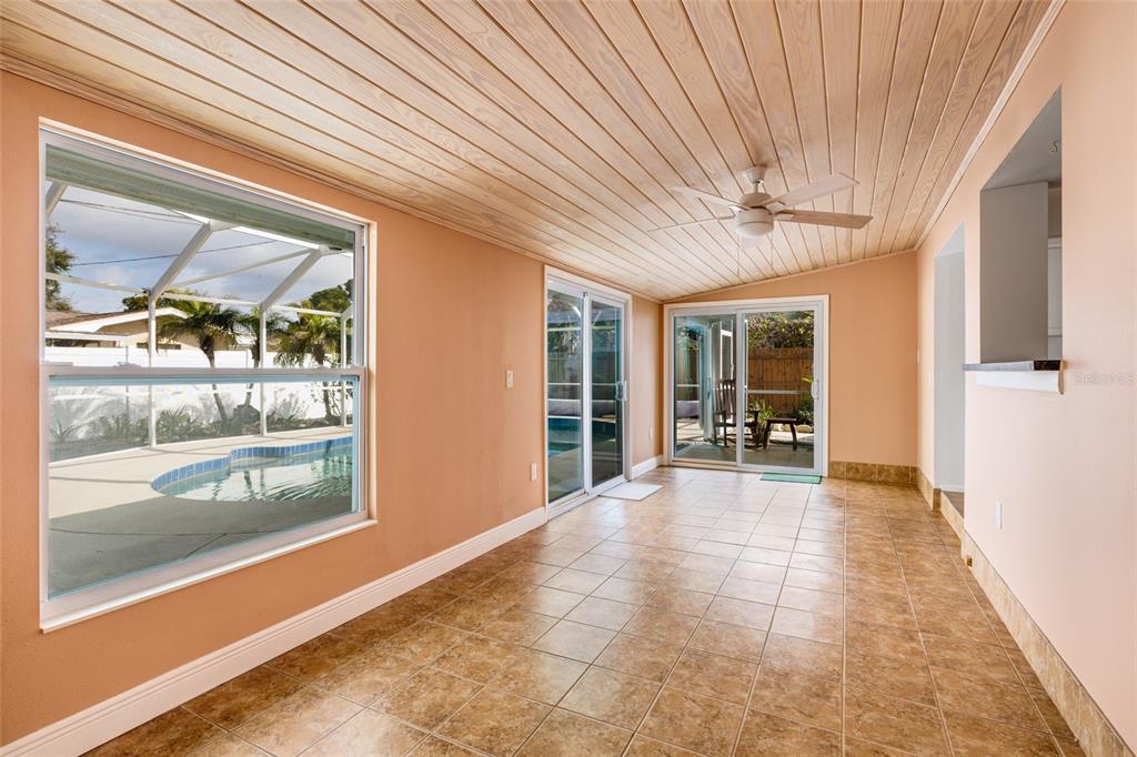 13877 94th Avenue North Seminole, FL 33776 - Photo 13 of 44 a view of an entryway with a window