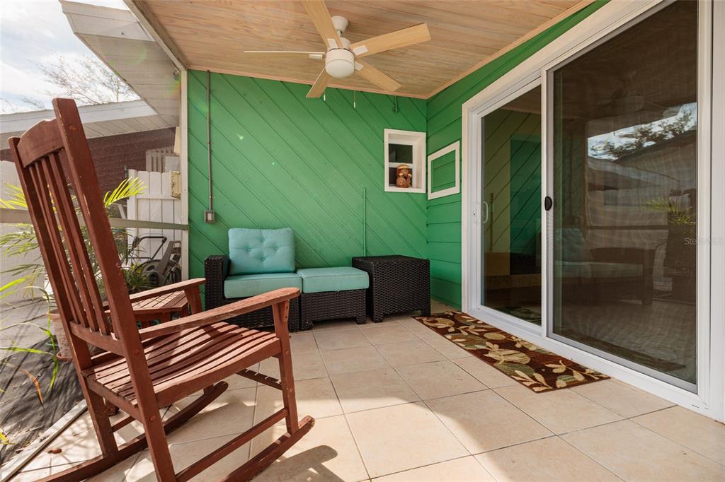 13877 94th Avenue North Seminole, FL 33776 - Photo 30 of 44 a outdoor space with chairs