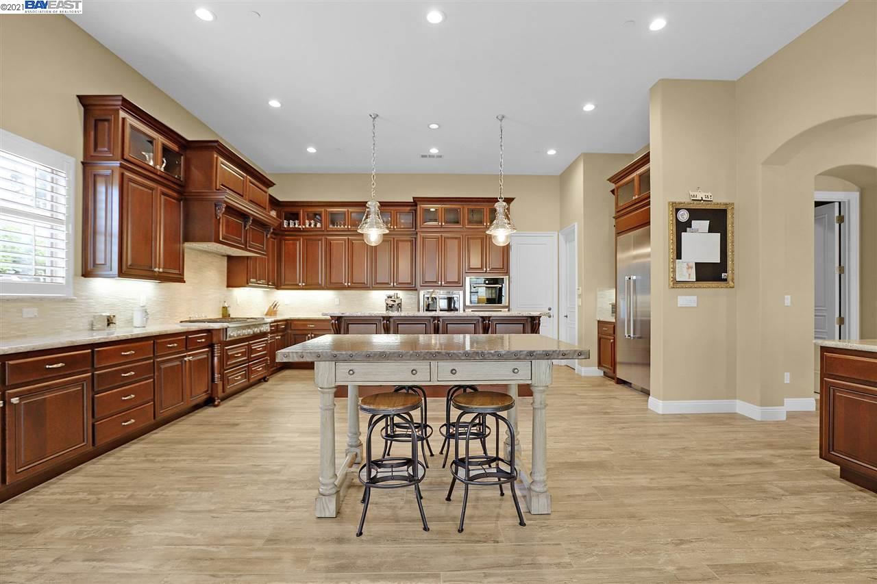 916 Matadera Way Danville, CA 94526 - Photo 13 of 40