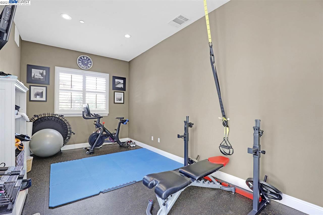916 Matadera Way Danville, CA 94526 - Photo 7 of 40 Currently being used as a gym.