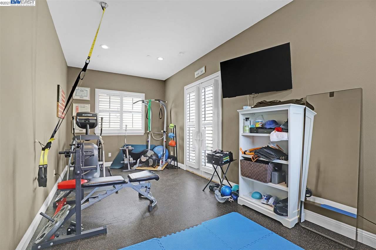 916 Matadera Way Danville, CA 94526 - Photo 8 of 40 Mounted TV stays with Casita.