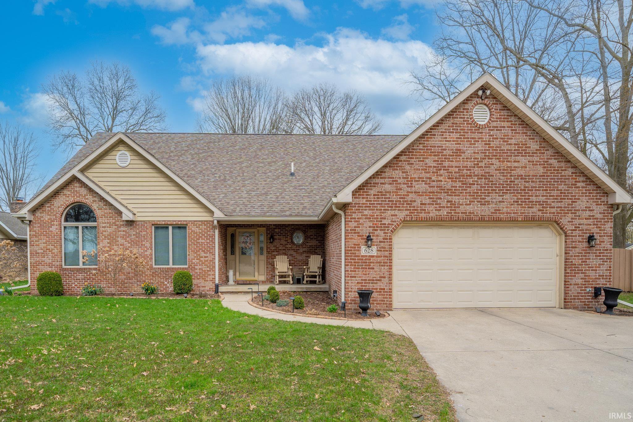 628 Wes Way Sweetser, IN 46987 - Photo 2 of 36