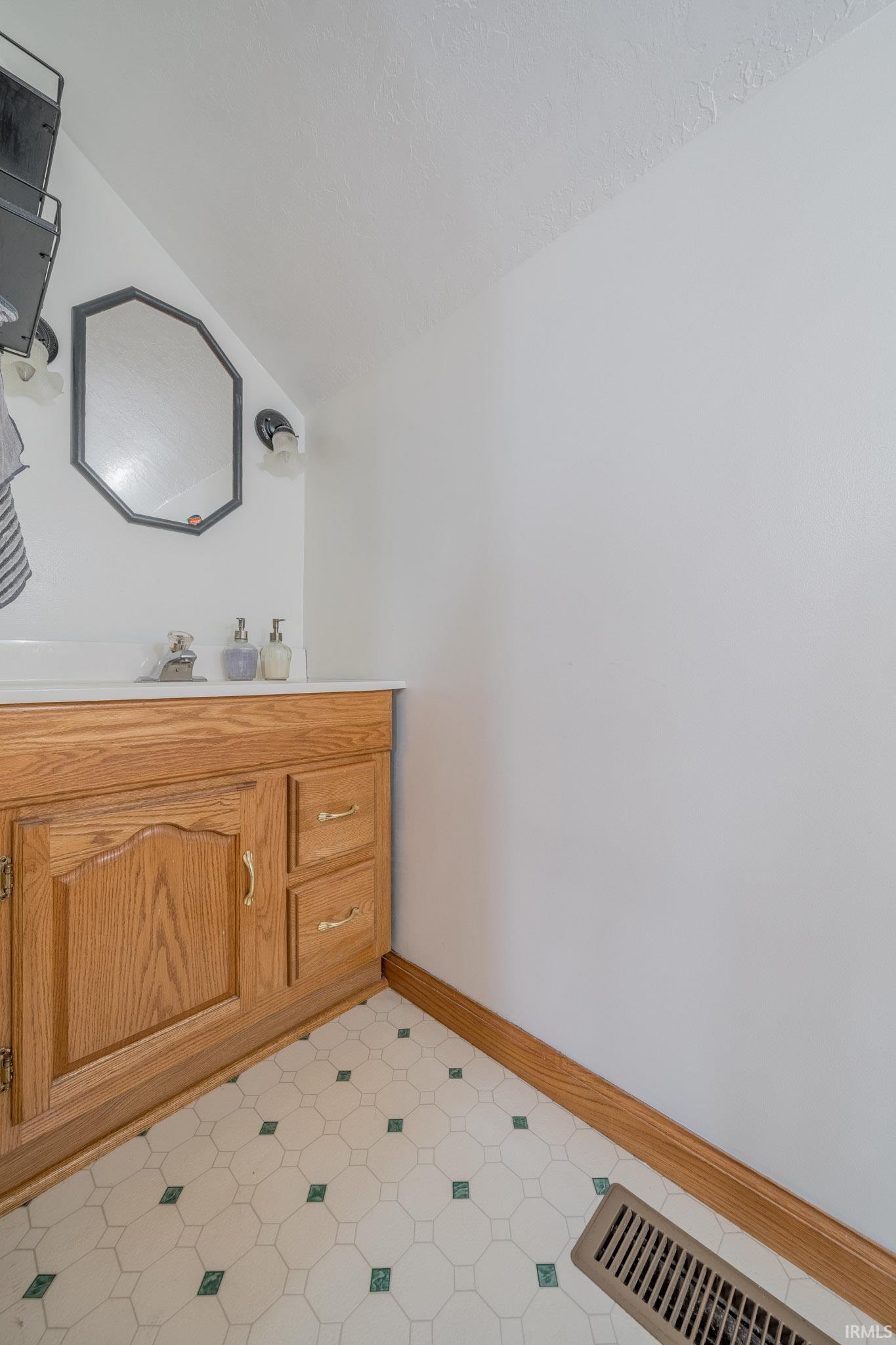 628 Wes Way Sweetser, IN 46987 - Photo 27 of 36