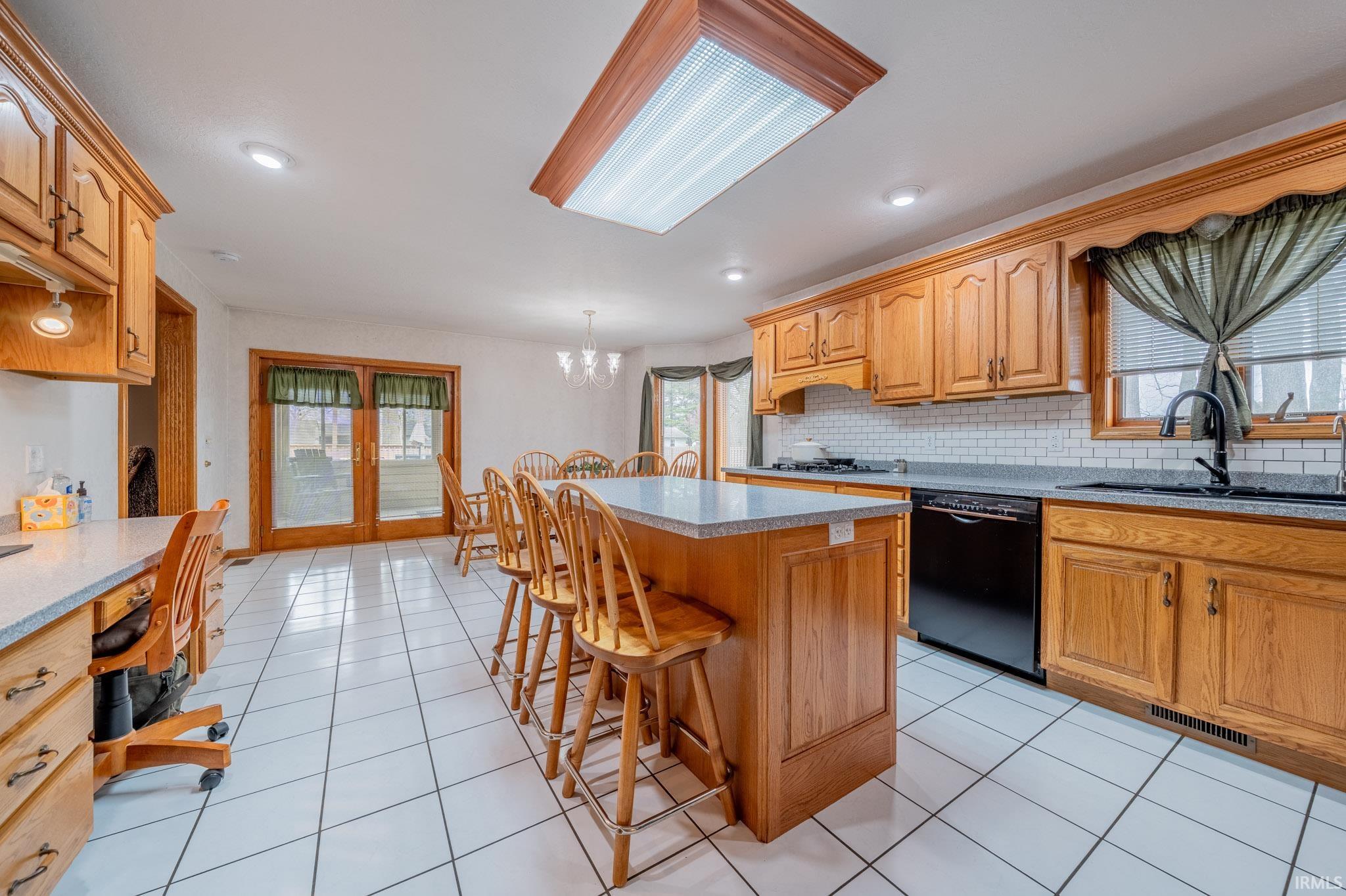 628 Wes Way Sweetser, IN 46987 - Photo 6 of 36