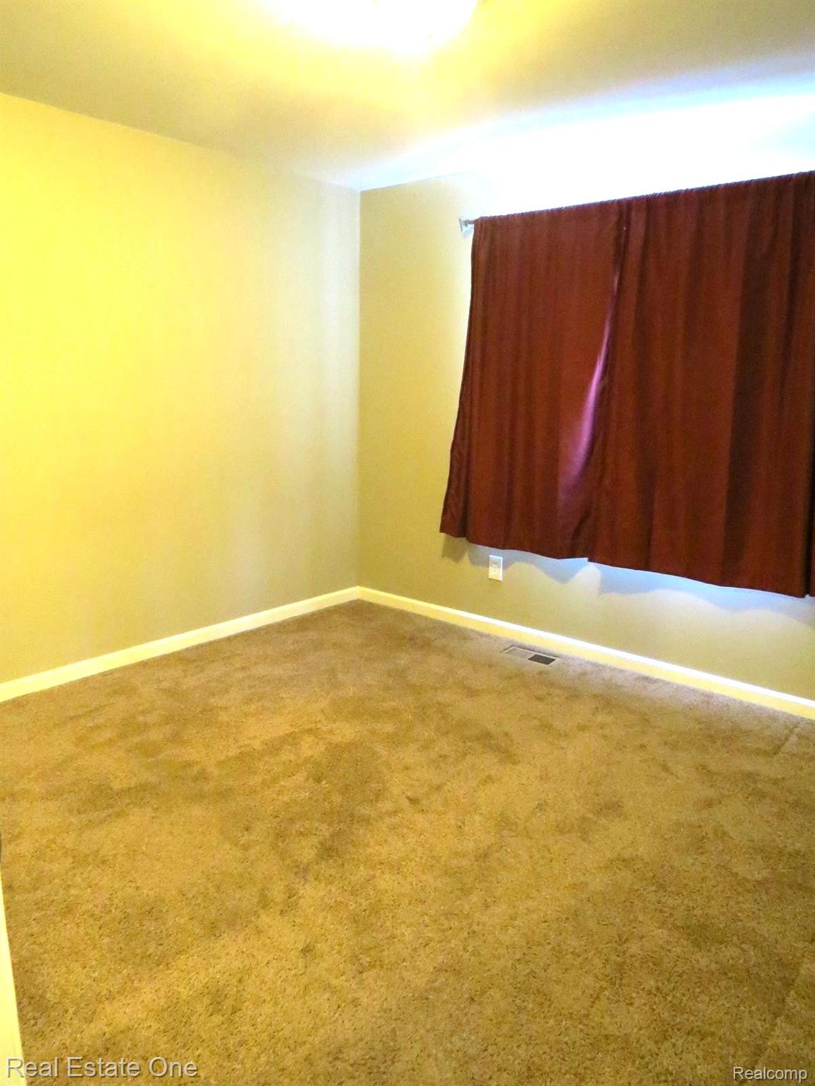 15404 Colbert Street Romulus, MI 48174 - Photo 20 of 36 Master Bedroom