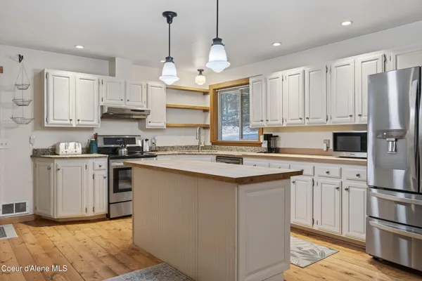 $775,000 | 1205 Wooded Acres Drive, Sagle, ID 83860