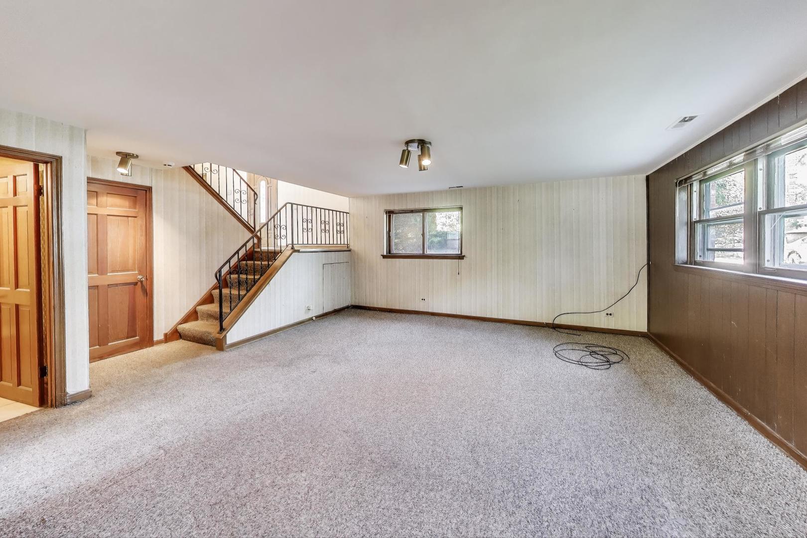 3509 Lawson Road Glenview, IL 60026 - Photo 13 of 54 an empty room with windows