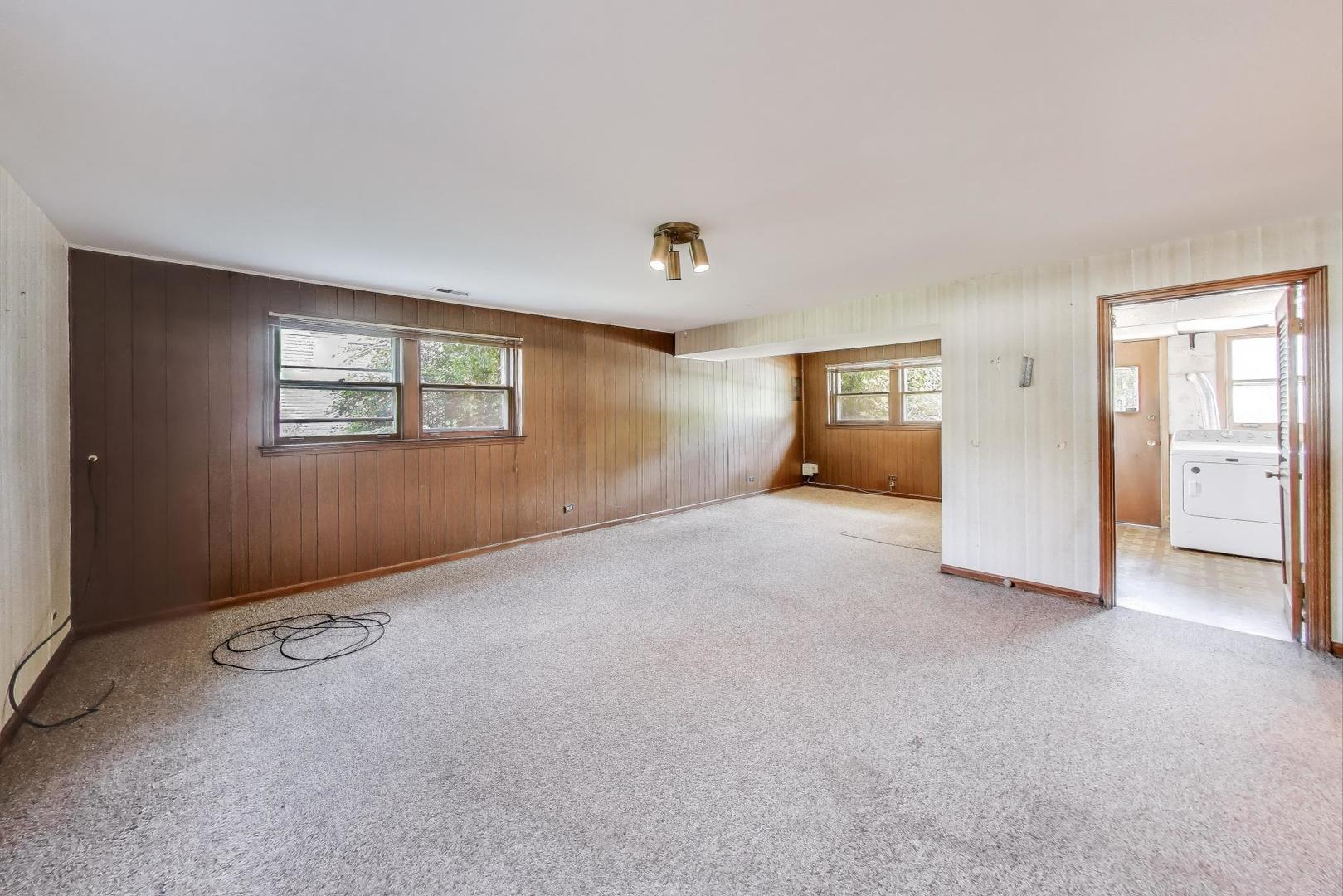 3509 Lawson Road Glenview, IL 60026 - Photo 15 of 54 an empty room with windows and closet