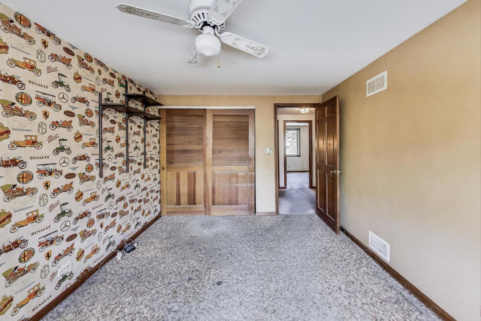 3509 Lawson Road Glenview, IL 60026 - Photo 25 of 54 a view of an empty room and a bathroom