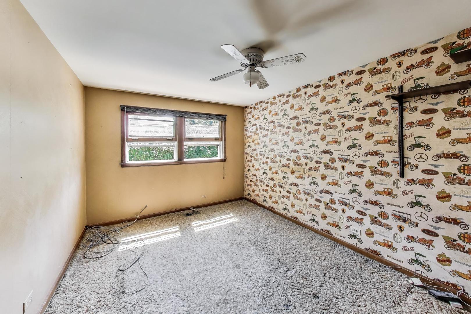 3509 Lawson Road Glenview, IL 60026 - Photo 26 of 54 a view of an empty room and window