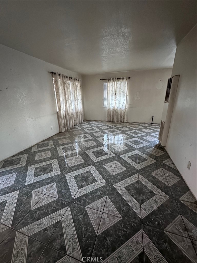 262 North Larch Avenue Rialto, CA 92376 - Photo 3 of 13 a view of an empty room