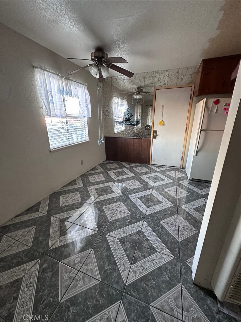 262 North Larch Avenue Rialto, CA 92376 - Photo 4 of 13 a view of a livingroom with a window
