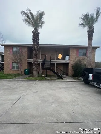 $895 | 505 Dukeway Drive, Unit 2, Universal City, TX 78148