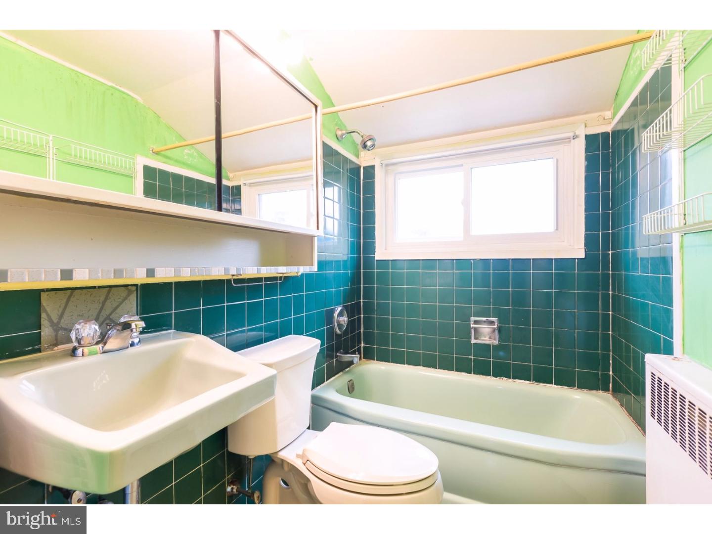 37 Quiet Road Levittown, PA 19057 - Photo 16 of 19 Bathroom