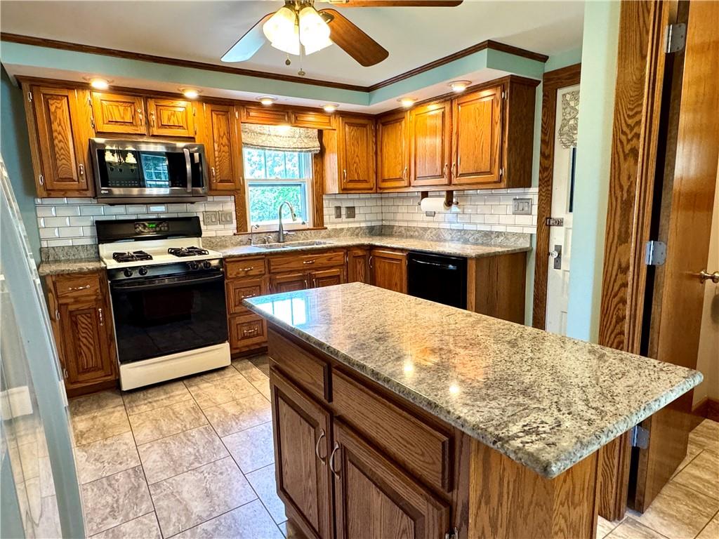 268 Holyoke Road Butler, PA 16001 - Photo 6 of 43