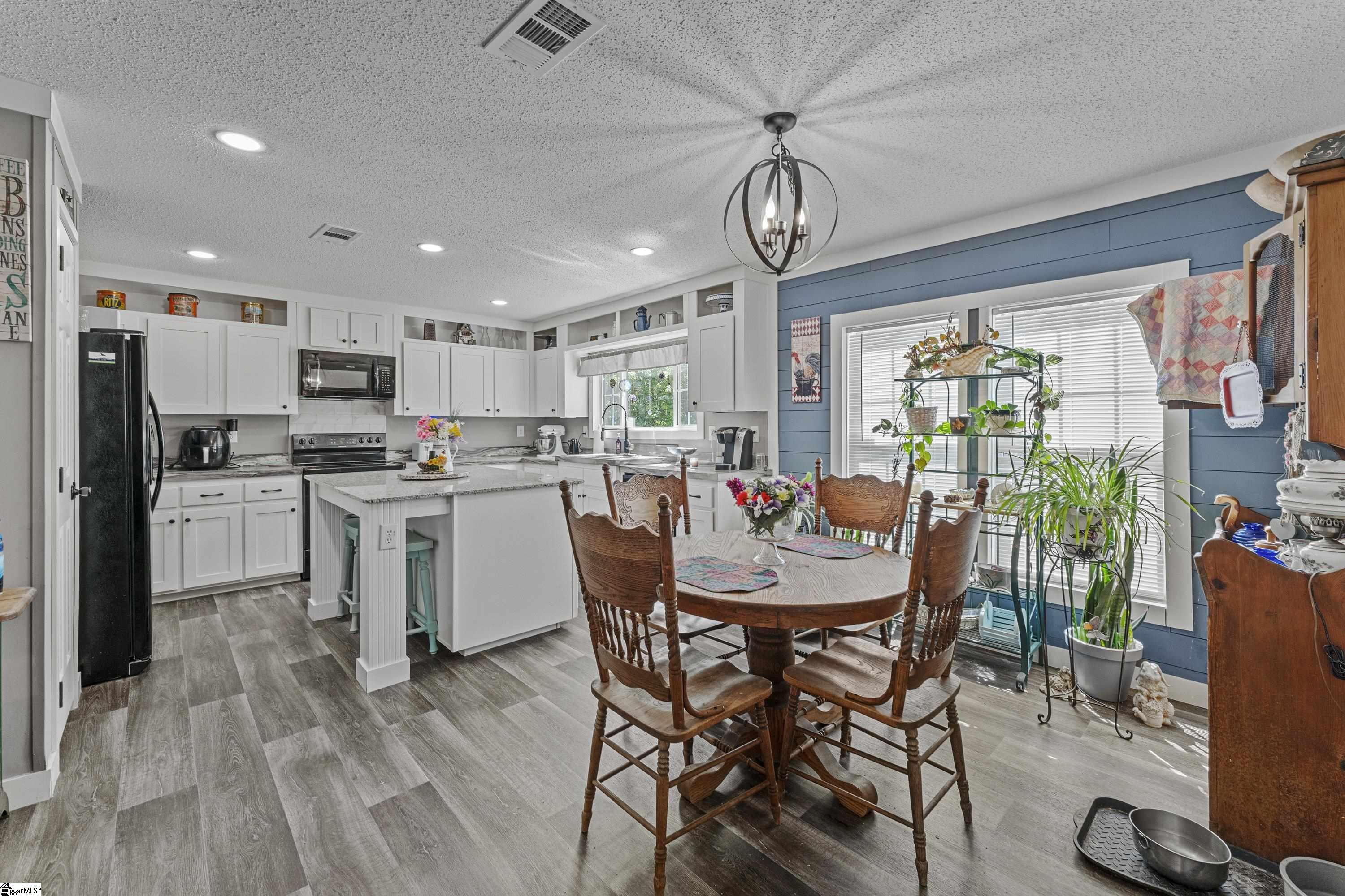 704 Freeman Bridge Road Marietta, SC 29661 - Photo 10 of 24