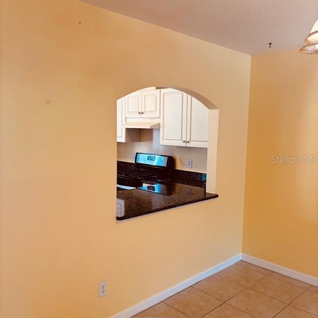 925 East Rembrandt Way, Unit 104 Inverness, FL 34453 - Photo 9 of 36 a view of entryway