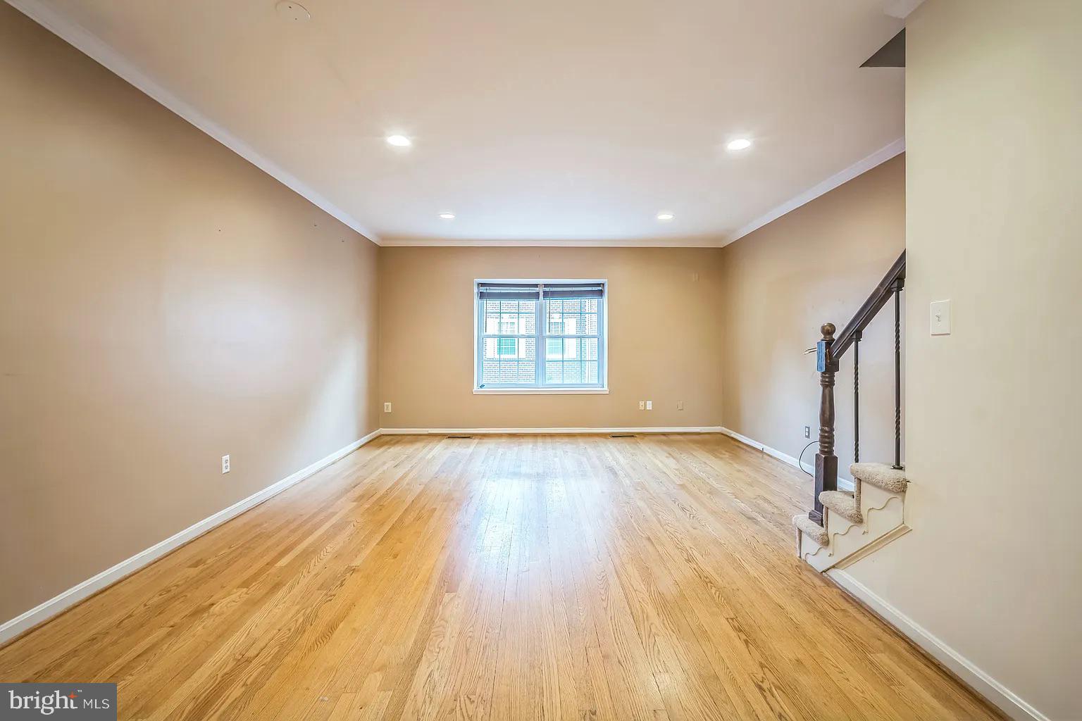 948 South Rolfe Street Arlington, VA 22204 - Photo 3 of 14