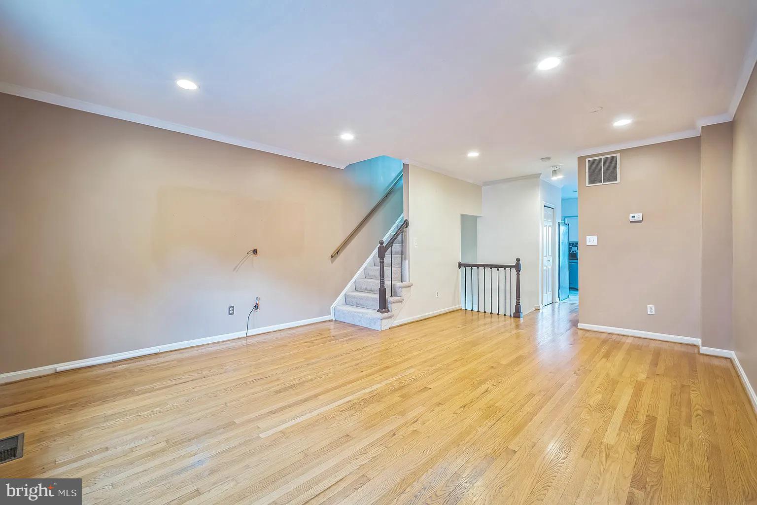 948 South Rolfe Street Arlington, VA 22204 - Photo 4 of 14