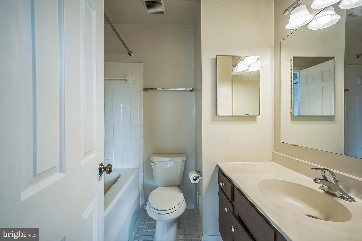 948 South Rolfe Street Arlington, VA 22204 - Photo 6 of 14
