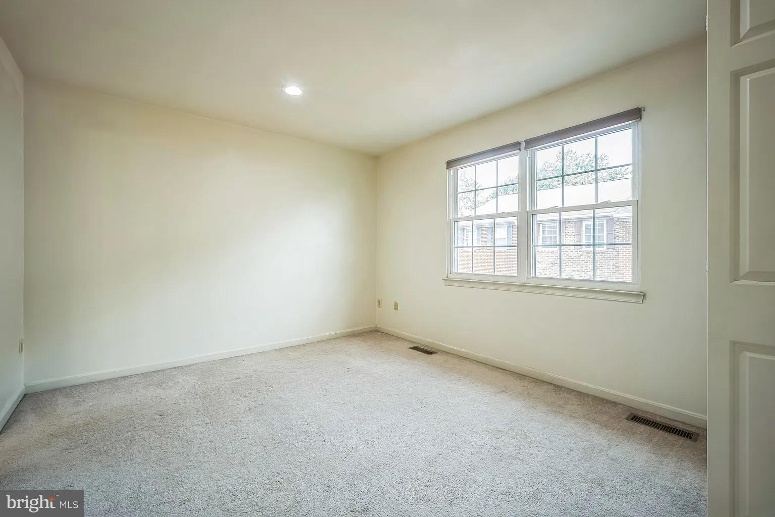 948 South Rolfe Street Arlington, VA 22204 - Photo 9 of 14