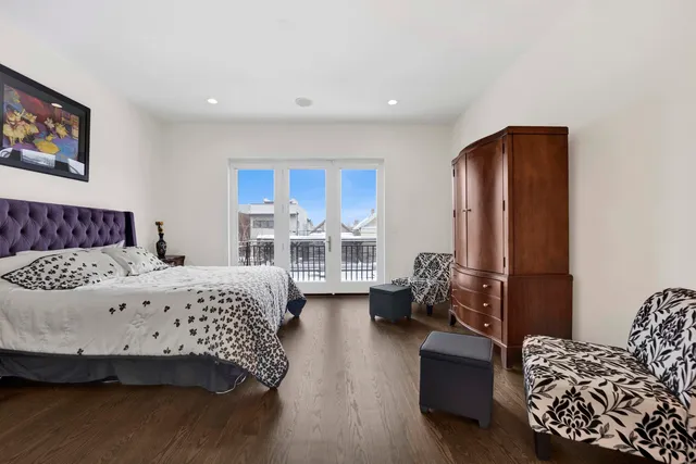 $1,550,000 | 2144 West Erie Street, Chicago, IL 60612