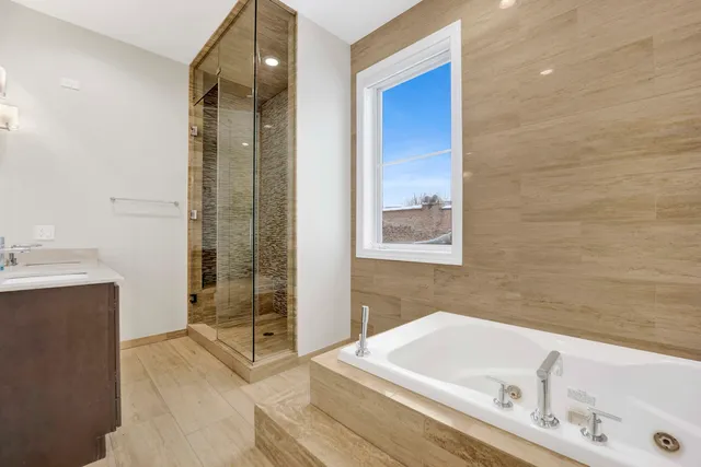 $1,550,000 | 2144 West Erie Street, Chicago, IL 60612