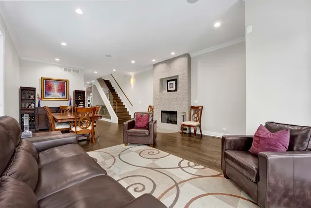 $1,550,000 | 2144 West Erie Street, Chicago, IL 60612