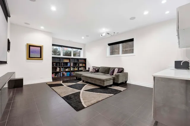 $1,550,000 | 2144 West Erie Street, Chicago, IL 60612